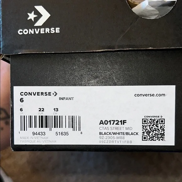 Converse Black and White Sneakers Classic Low-Top Design for Infant/Toddler sz 6 - Picture 4 of 4